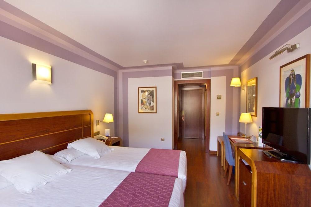 Hotel Ms Maestranza Malaga Bagian luar foto