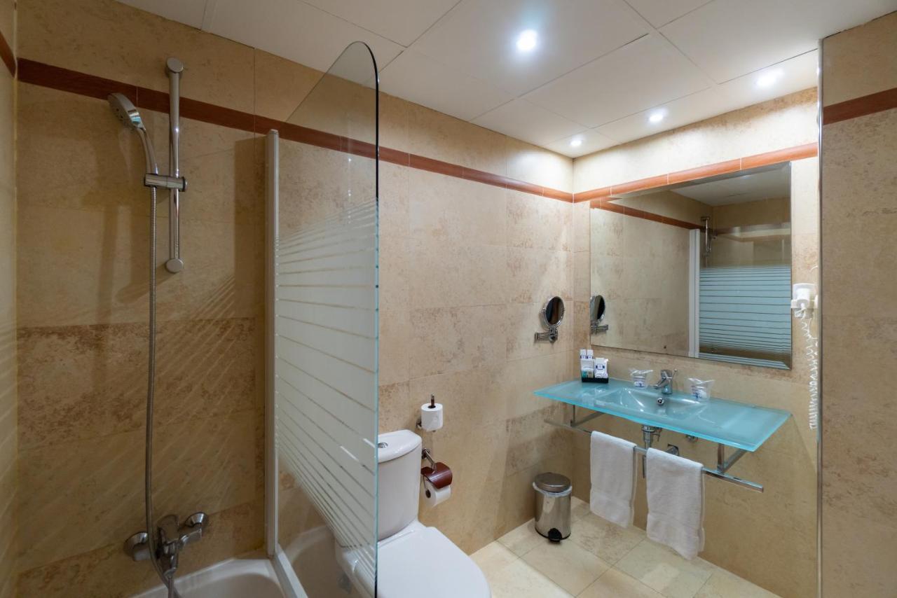 Hotel Ms Maestranza Malaga Bagian luar foto
