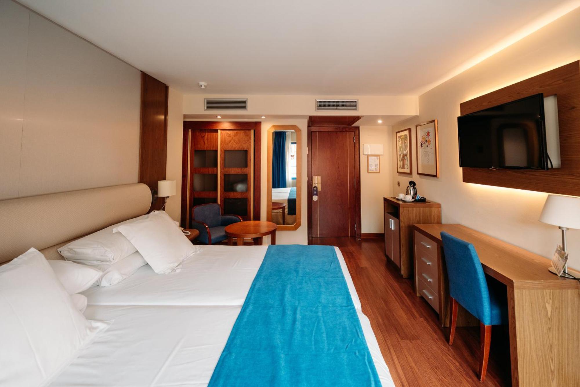 Hotel Ms Maestranza Malaga Bagian luar foto